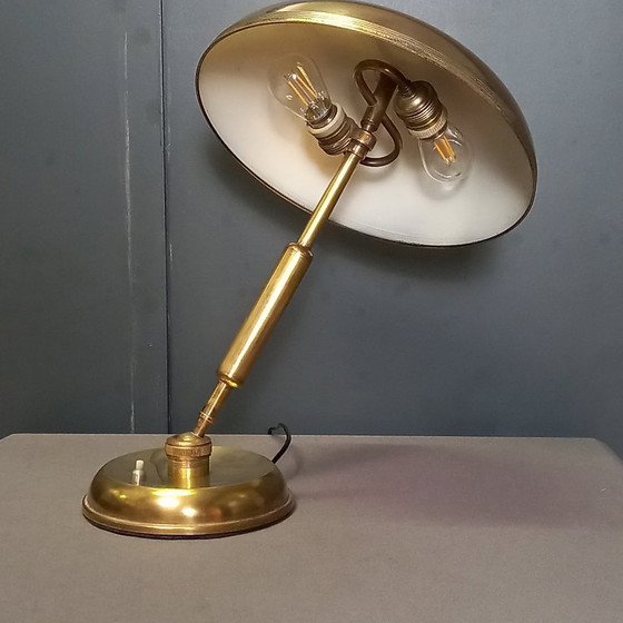 Image 1 of Lampe de table au design iconique signée Giovanni Michelucci
