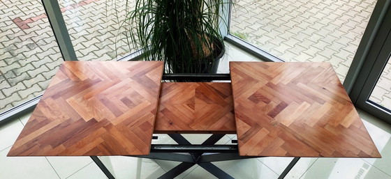 Image 1 of TABLE DE BOUTIQUE UNIQUE ET NEUVE À VENDRE