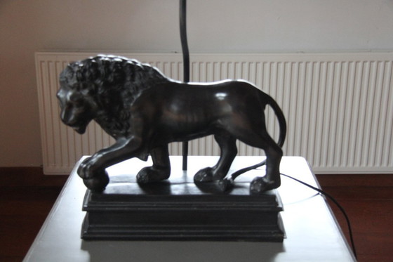 Image 1 of Base especial para lámpara de mesa con león de peltre (aleación de estaño)