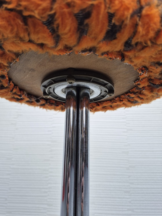 Image 1 of Vintage krukje zitting draaibaar. Oranje met chroom.