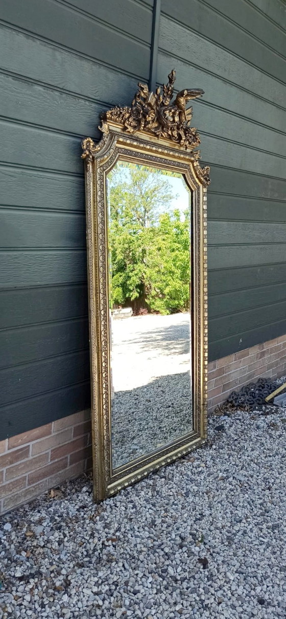 Image 1 of Grand miroir ancien à cadre doré et couronne