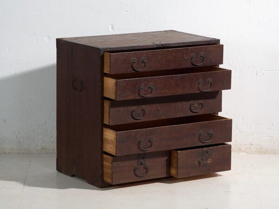 Antique Japanese tansu with drawers and iron hardware – Meiji Period, Japan, circa 1900 – Chest of drawers (photo 23 of 40)