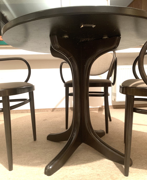 Image 1 of Tavolo rotondo Thonet 90 con 3 sedie, legno vintage di metà secolo