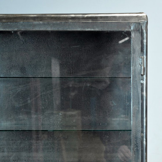 Image 1 of Armadietto dei medicinali in ferro lucidato, anni '50