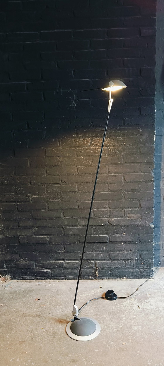 Image 1 of Exklusive Oligo-Stehleuchte aus Fiberglas