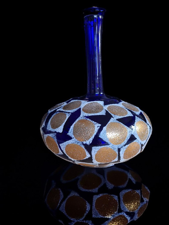 Image 1 of Entwurf Bengt Lindberg, Titel: "Goldblattblaue Glasvase".