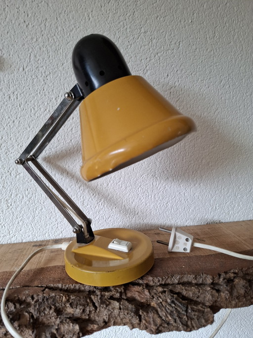 Retro hinged table lamp