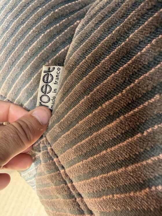 100% Authentic Ligne Roset Togo 2-seater & Corner Diagonal Striped Fabric – Modular sofas, Textile (photo 10 of 15)