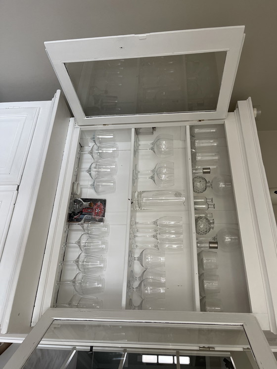 Image 1 of Witte vitrine kast