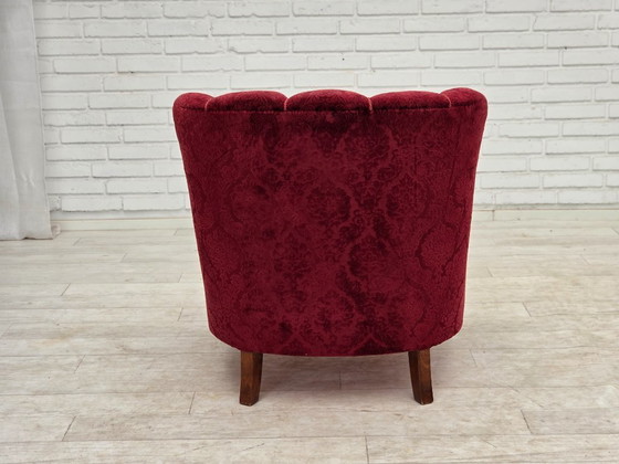 Image 1 of Anni '60, poltrona danese in velluto rosso ciliegia.