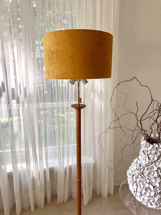 Image 1 of Lampadaire vintage Herda en bois de teck, design milieu du siècle