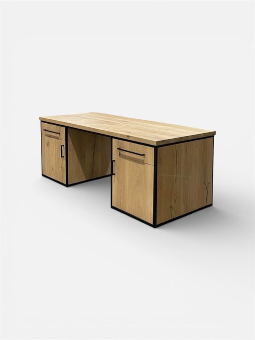 Schreibtisch aus massiver Eiche