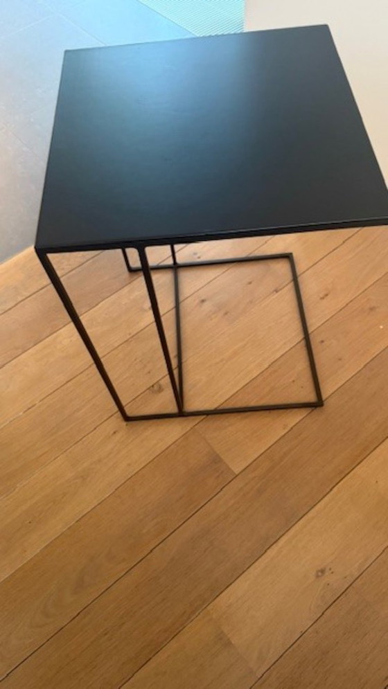 Image 1 of bijzettafel zwart leder Minotti 