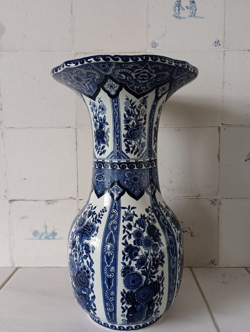 Boch Belgium vase Delft blue style