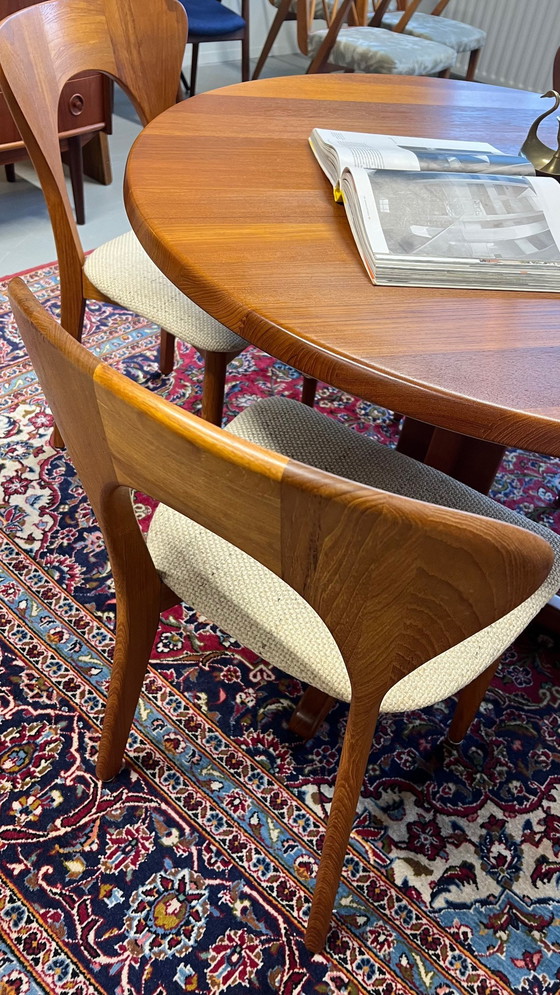 Image 1 of Vintage tafel •Niels Bach• + 4 stoelen •Niels Koefoed•