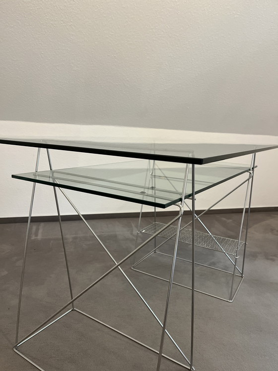 Image 1 of Table de travail futuriste en verre de 1988