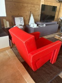 fauteuil Utrecht, Gerrit Thomas Rietveld Tissu en feutre rouge Kvadrat. Très bon état.
