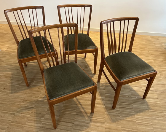 Image 1 of Ensemble de 4 chaises de salle à manger et d'une table ronde pliante, années 1950, (peut-être conçu par Carl Malmsten)