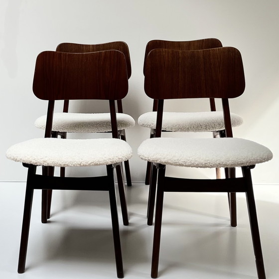 Image 1 of 4 chaises de salle à manger vintage en teck