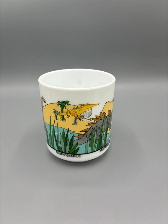 5er-Set Arcopal-Becher – Dinosaurier-Design aus der Jurazeit – Kentrosaurus Scaphognathus – 80er Jahre (photo 3 of 4)