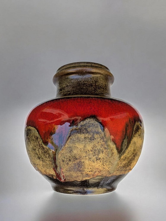 Image 1 of Ruscha modello 851-20 - Vaso d'epoca, ceramica della metà del secolo scorso in marrone-nero con smalto rosso a correre