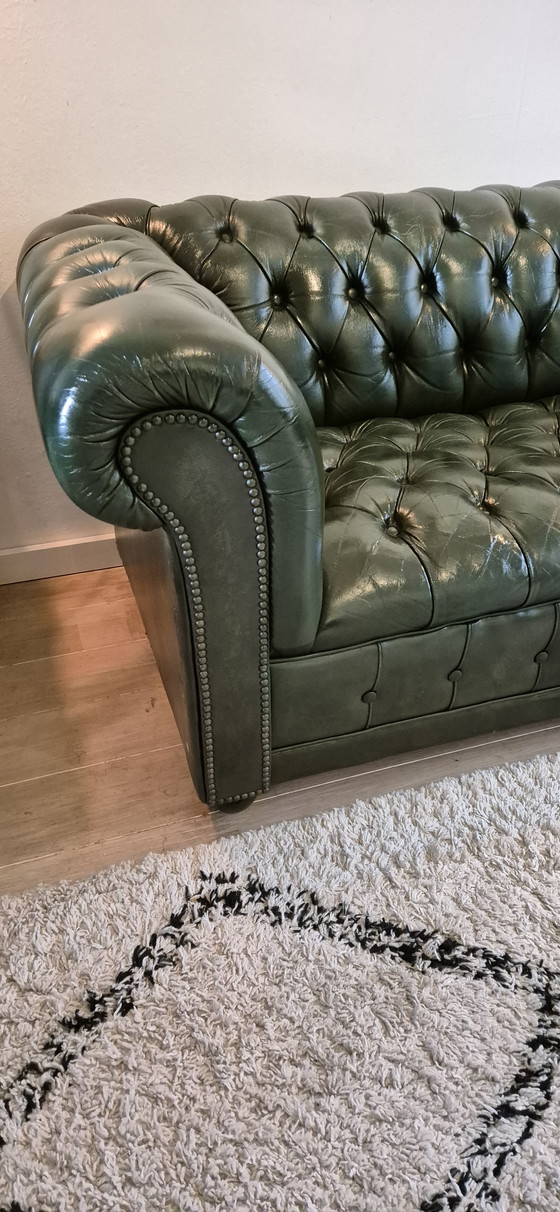 Image 1 of Sofá Chesterfield de 3 plazas original de época