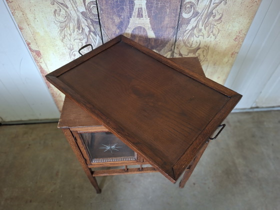 Image 1 of Antique oak tea cabinet, display cabinet, whiskey bar, wine cabinet with removable tray, dimensions 62x41cm and 76cm high.