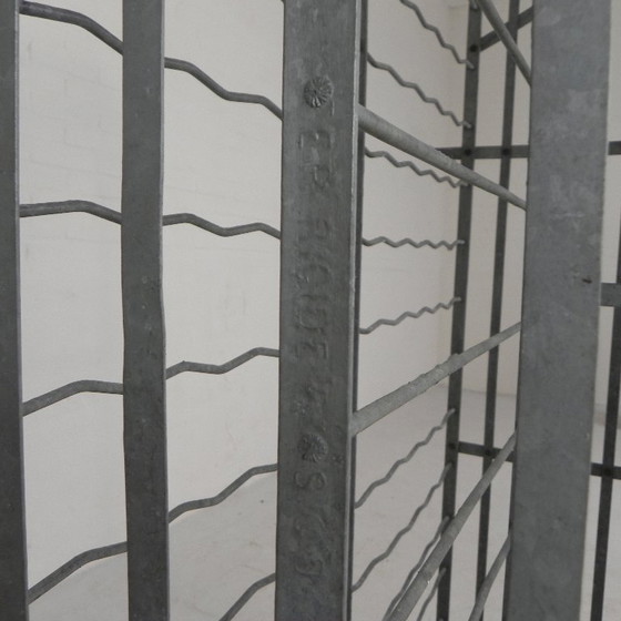 Image 1 of Casier à vin rigide Steel Fer pour 300 bouteilles, années 1950