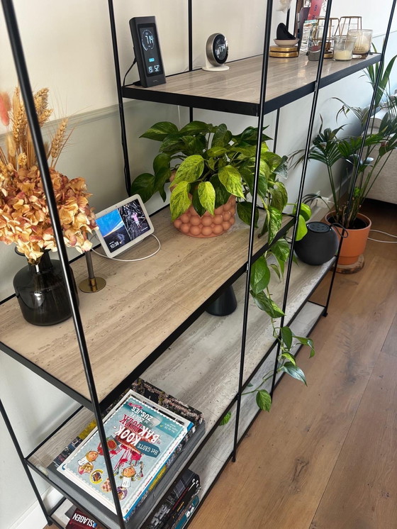 Image 1 of Marmeren wandrek Berlin Furnified