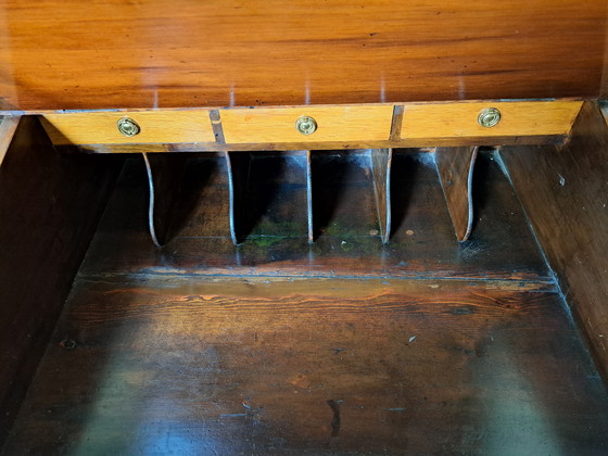 Image 1 of Klassischer antiker Schreibtisch, Schreibtisch mit Ledereinlage