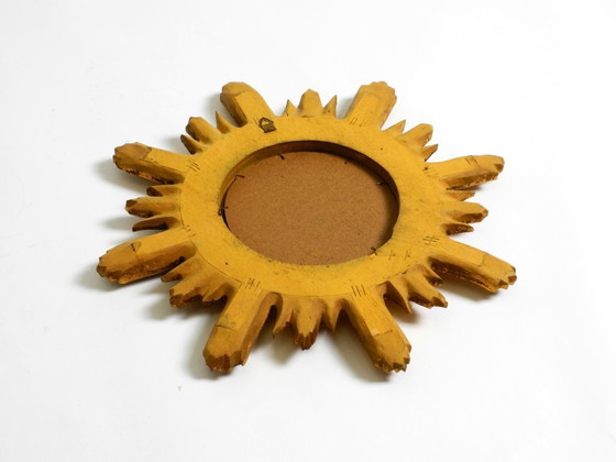 Image 1 of Bellissimo specchio da parete italiano del Mid Century Sunburst in legno e resina, placcato oro