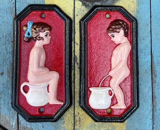 Image 1 of Cartelli per servizi igienici in ghisa rossa vintage per ragazzo e ragazza