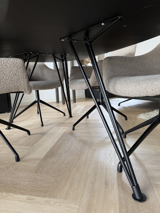 Image 1 of Bewölkter Esstisch