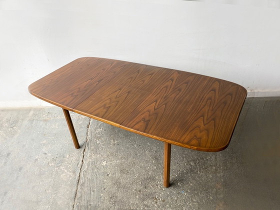 Image 1 of White & Newton Mid Century Table de salle à manger à rallonge