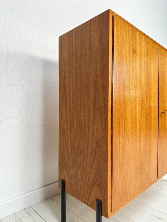 Image 1 of Piccola cassettiera vintage in teak con gambe in metallo anni '60