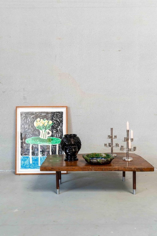 Table basse rustique en bois avec pieds chromés