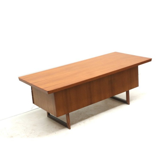 Image 1 of Ampia scrivania direzionale dal design vintage realizzata negli anni '70