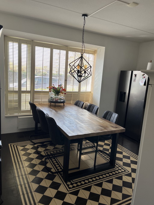 Eettafel met 6 stoelen