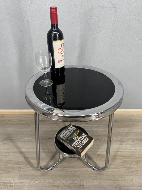 Image 1 of Table d'appoint Art déco intemporelle - chrome et verre noir