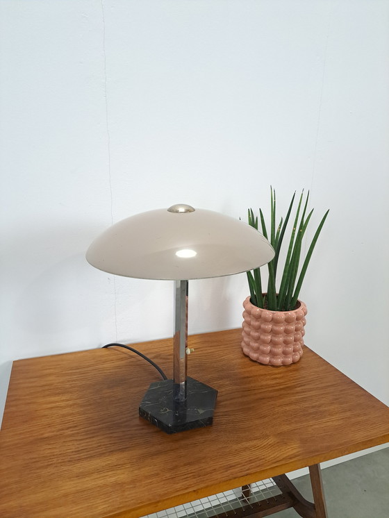 Image 1 of Tafellamp met Marmeren Voet en Zeskant Chromen Frame