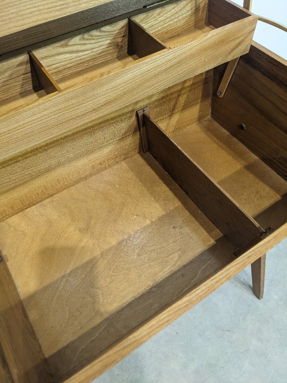 Image 1 of Table d'appoint scandinave en teck, années 1960.