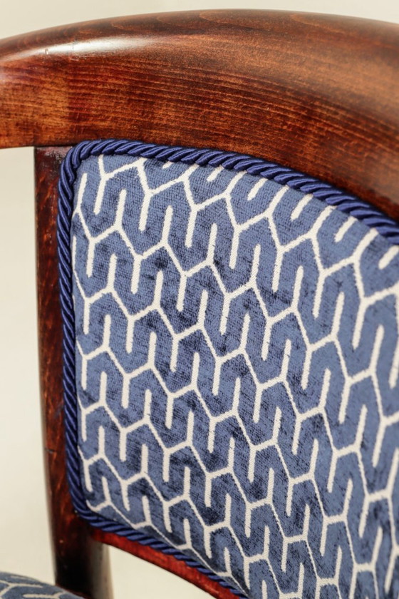 Image 1 of Art-Deco-Sesselset mit zwei Sesseln von Thonet, nachtblauer Jacquard, komplett restauriert