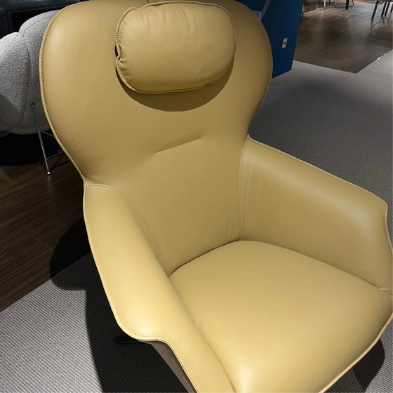 Image 1 of Pode Flare fauteuil met poef en hoofdkussen