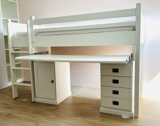 Half hoogslaper, incl. Bureau, lades, kast, matras en lattenbodem