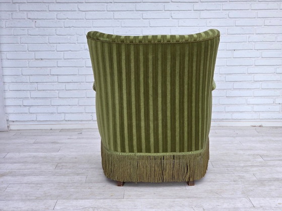 Image 1 of Sillón danés de los años 60, tapizado original en terciopelo verde.
