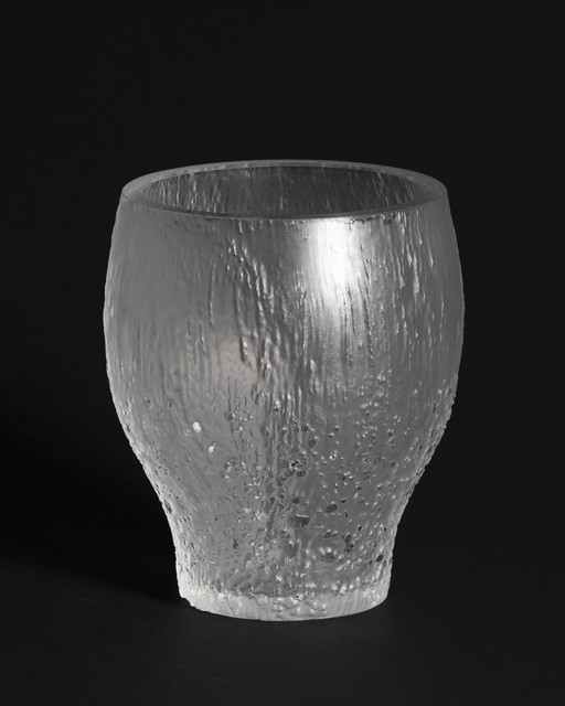 Brutalistische Textured Glass Elegance "Patmos" Vaas van Peill & Putzler, Duitsland, ca. 1970.