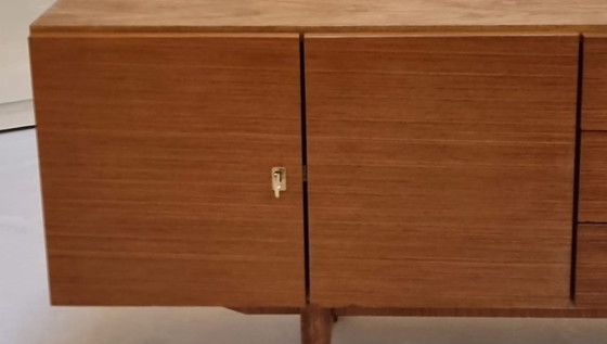 Image 1 of Credenza bassa di metà secolo