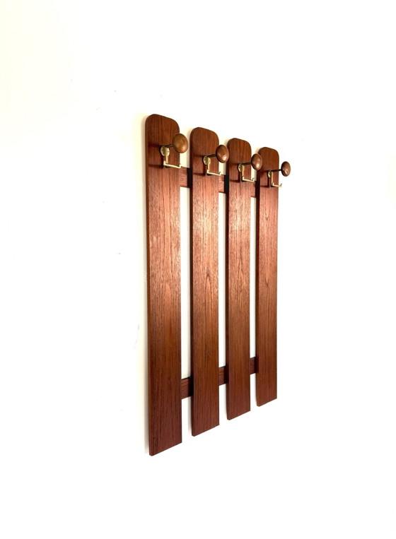Appendiabiti da parete vintage XL danese in teak, anni '60 – Wood, Brass (photo 6 of 6)