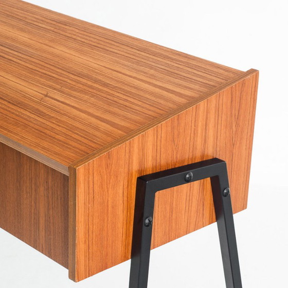 Console vintage en teck et fer laqué. Style scandinave. France, années 1960. – Iron, Wood (photo 11 of 12)