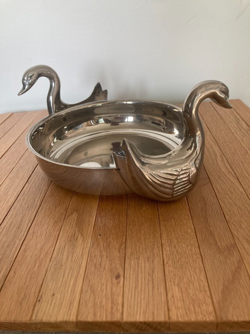 Centrotavola placcato in argento con manici a forma di cigno – Elegante lusso di metà secolo (photo 2 of 10)